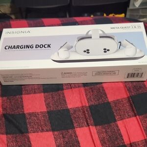 Insignia Charging Dock For Meta Quest 3 & 3s Charge Station NEW